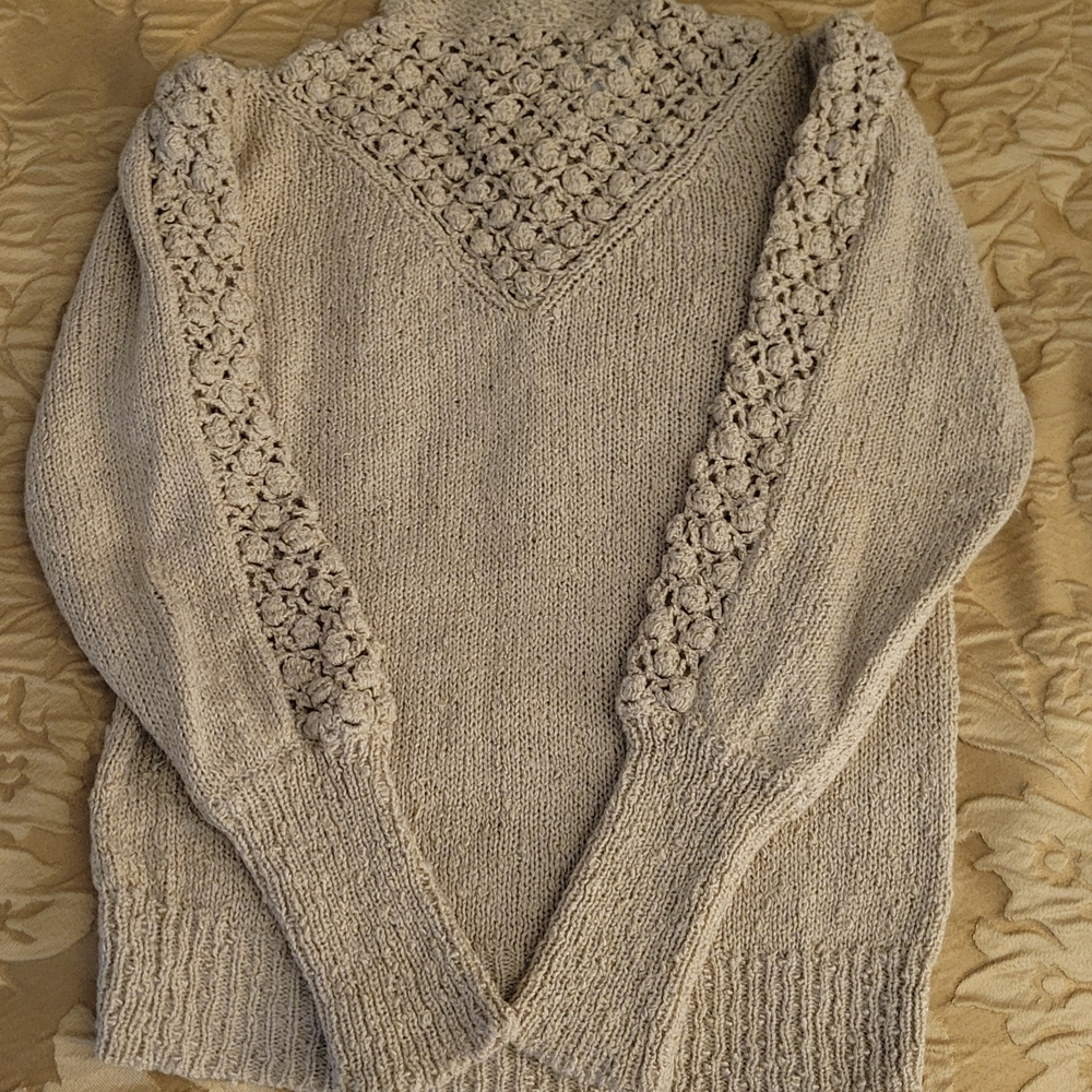 BEAUTIFUL VINTAGE WOMEN'S SWEATER FROM BROWNSTONE STUDIO NEUTRAL BEIGE IN SIZE S